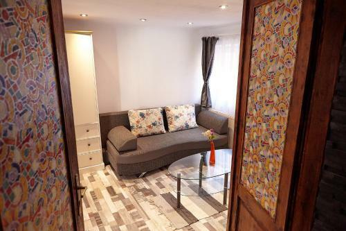 Charming White Apartment City Center Brasov