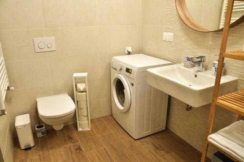 Roadstar Apartmants Coresi