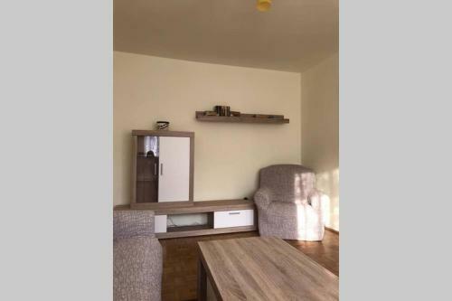 Apartamento Bright 2 Room Apt With Free Parking