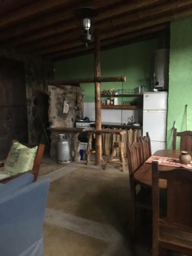 Utu Toco - Casa De Piedra En Lengua Huarpe