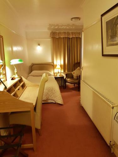 School House Hotel & Restaurant