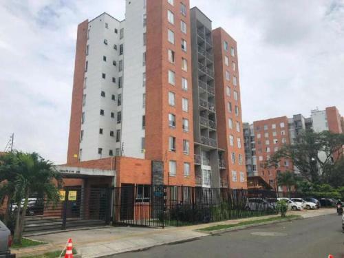 Apartamento Amoblado , Sur De Cali Con Piscina