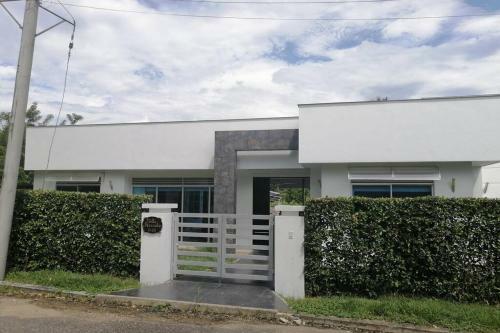 Hermosa Villa Privada En Condominio
