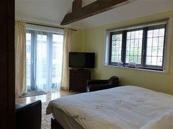 Hostal Millers House