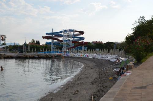 Stone Wall Apartments Izola