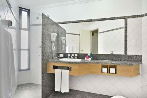 Apartamento Flat Em Hotel Na Zona Central - Arax�-mg