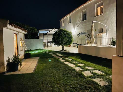 Hostal Kerart House