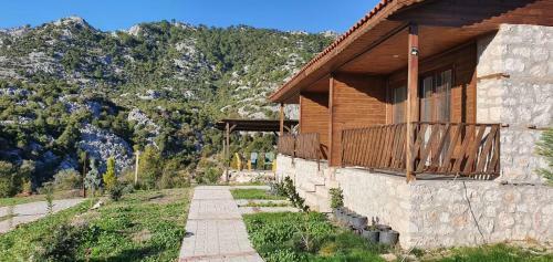 Milyos Hobbit Hotel