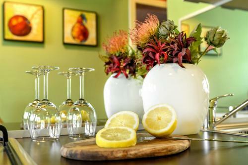 New - Luxurious Old Town Apartment - Homey Residence