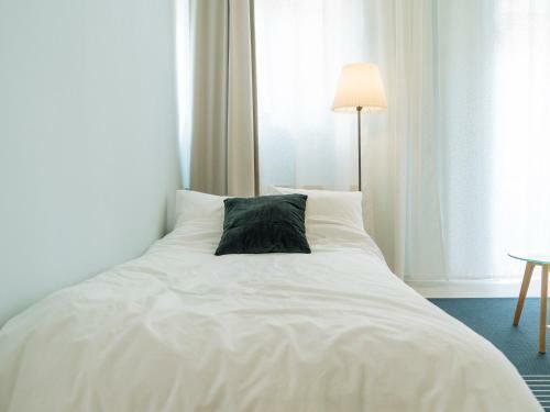 Spacious & Quiet - City Center - 2br Apartment