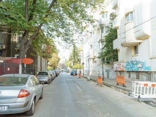 Spacious & Quiet - City Center - 2br Apartment