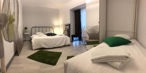 Green Apartment With Terrace 12