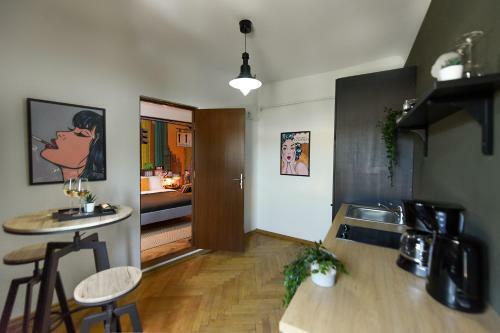 Apartamento The Pop Art Experience Central Studio - Homey Residence