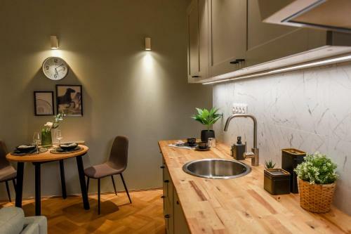 Marble & Pastels - Homey Central Apartment