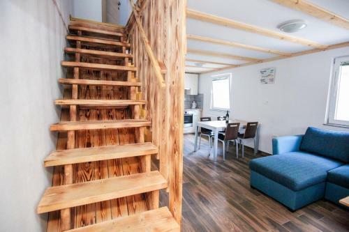 Apartmaji Pri Kozmavo - Little House