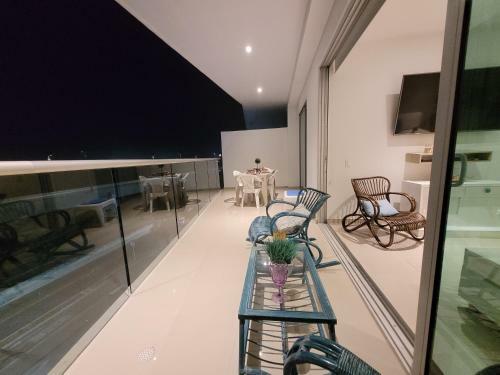 Apartamento, En Primera Linea De Playa