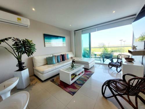 Apartamento, En Primera Linea De Playa