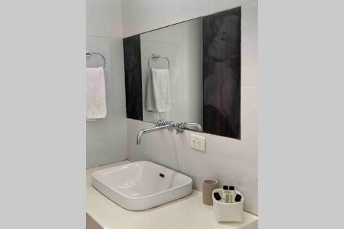 Hotel Casa Del Poeta - Getseman�