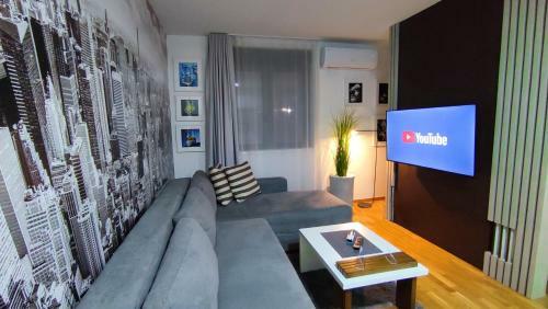 House Of Mac Apartments