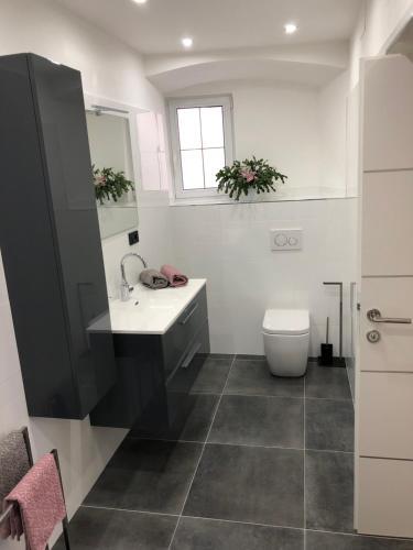 Hostal Apartment And Room Aria