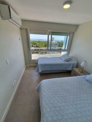 Apartamento Apto de 2dorm Y 3 Ba�os. Con Todos Los Servicios!