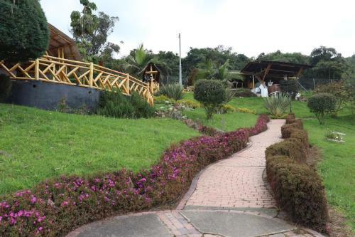 Chalet En Granja Campo Hermoso