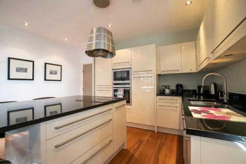 Apartamentos Flexi-lets@wallis Square, Farnborough