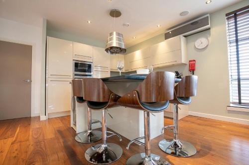 Apartamentos Flexi-lets@wallis Square, Farnborough