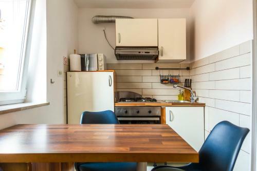 Sunny Old Town Apartment