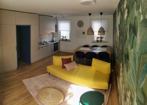 Rainbow Apartment, Koper