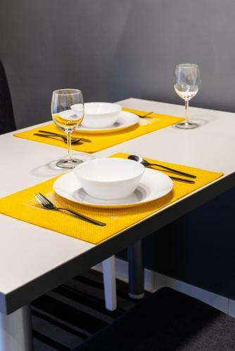 Apartamento Black & Yellow Centrally Located Studio