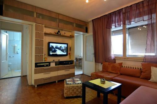 Apartman 3 Sobe - Lokacija Sajam- Bolnica - Stanica