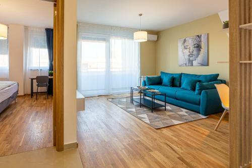 M&t Apartment