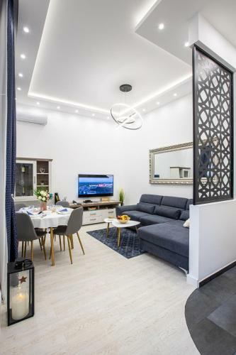 Theatre Square Apartments