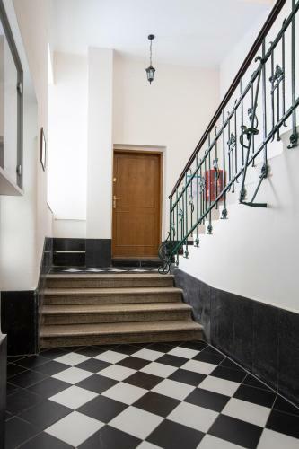 Theatre Square Apartments