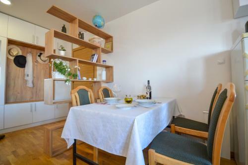 Shine24 - Spacious And Bright Apartment - New