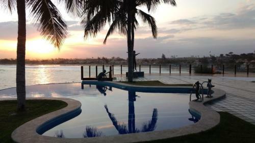 Mans�o Na Ferradurinha - Praia E Conforto!