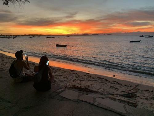 Casa De Praia Com Churrasqueira Privativa E Piscina