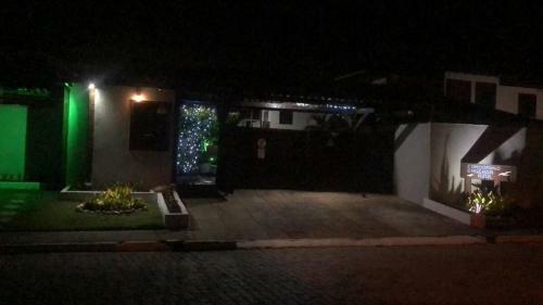 Casa De Praia Com Churrasqueira Privativa E Piscina