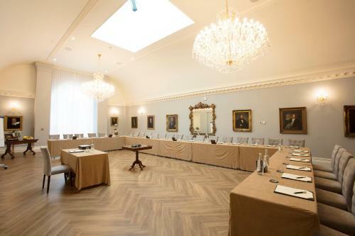 Rushton Hall Hotel And Spa