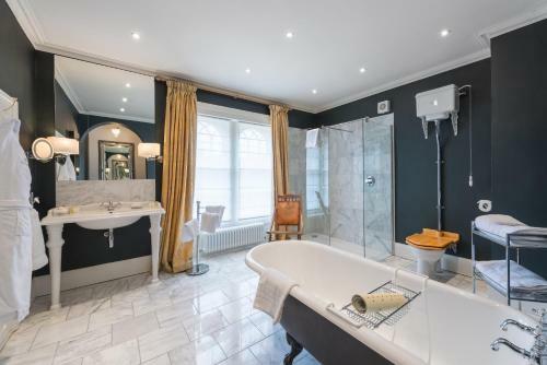 Rushton Hall Hotel And Spa