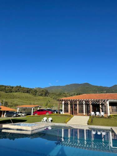 Bed & Breakfast Lake House Calima II