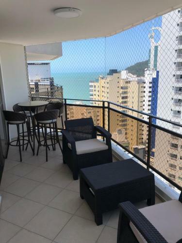 Amplo Apartamento Quadra Mar - Vista Mar