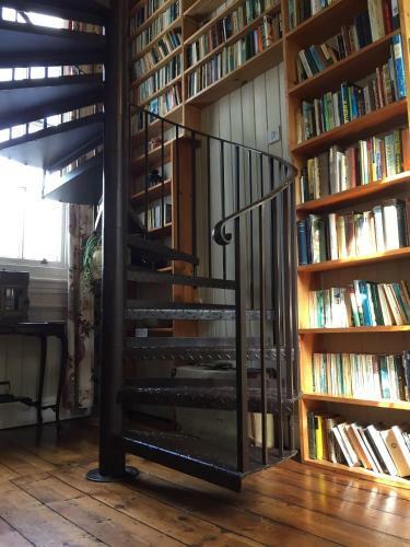 Hostal The Old Railway Station