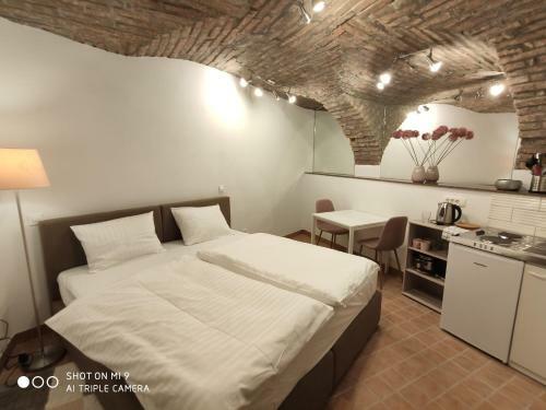Hostal Aparthotel Cross Street 4