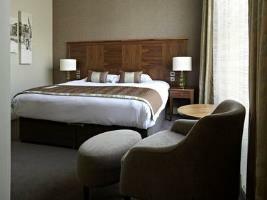 Mercure Farnham Bush Hotel