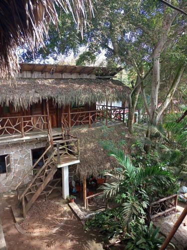 Hotel Nunkai Eco-hostal & Caf� Bosque