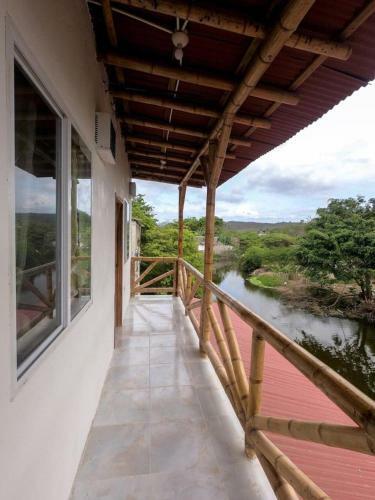 Albergue Iguana Beach House