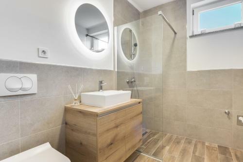 Chic Apartments With Balcony And Spa In Mojstrana