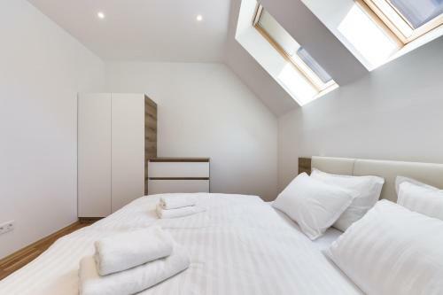 Chic Apartments With Balcony And Spa In Mojstrana